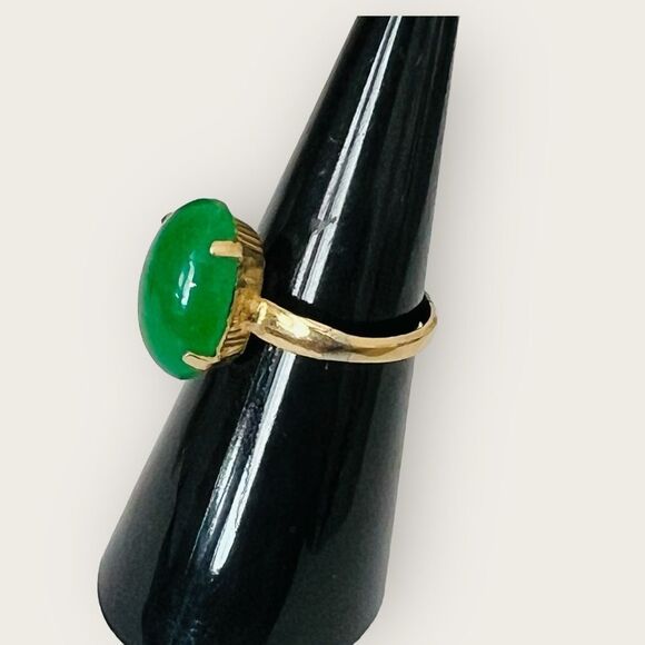 Vintage green Lucite ring size 6 gold plated - Picture 6 of 8